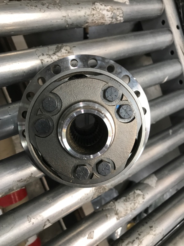 Photo 1 of **used** Eaton TT70P53085 Dana 44 Front 3.92 & Up 30 Spline Eaton Truetrac Limited-Slip Differential
