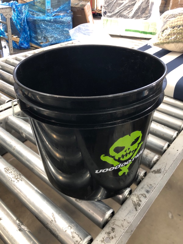 Photo 2 of Voodoo Ride VRBUCKET Wash Bucket (3.5 Gallon), 1 Pack