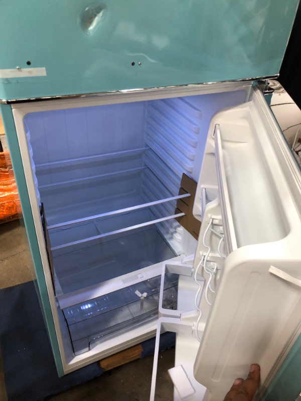 Photo 3 of Galanz GLR12TBEEFR Refrigerator Blue 