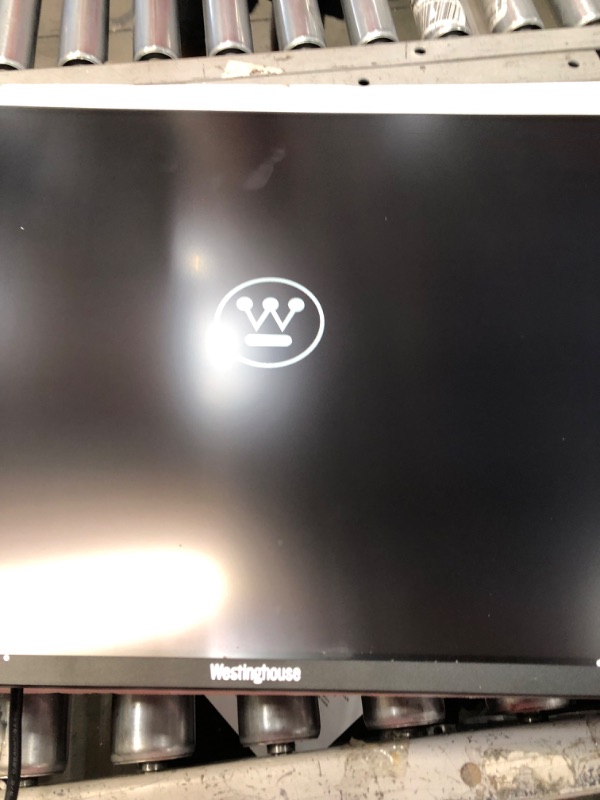 Photo 3 of Westinghouse 32-inch 4K 60Hz Monitor Ultra HD (UHD)