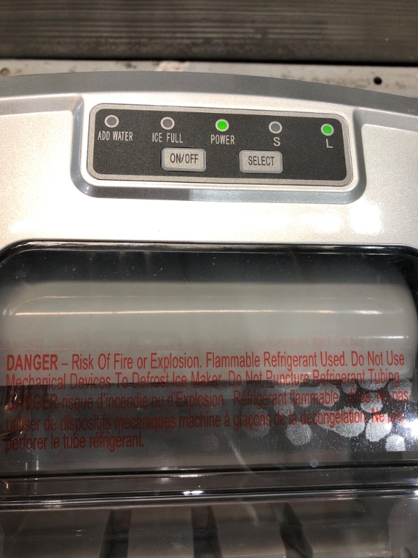 Photo 2 of ***POWERS ON*** Frigidaire EFIC117-SS 26 Pound Ice Maker, 26 lbs per day, Stainless
