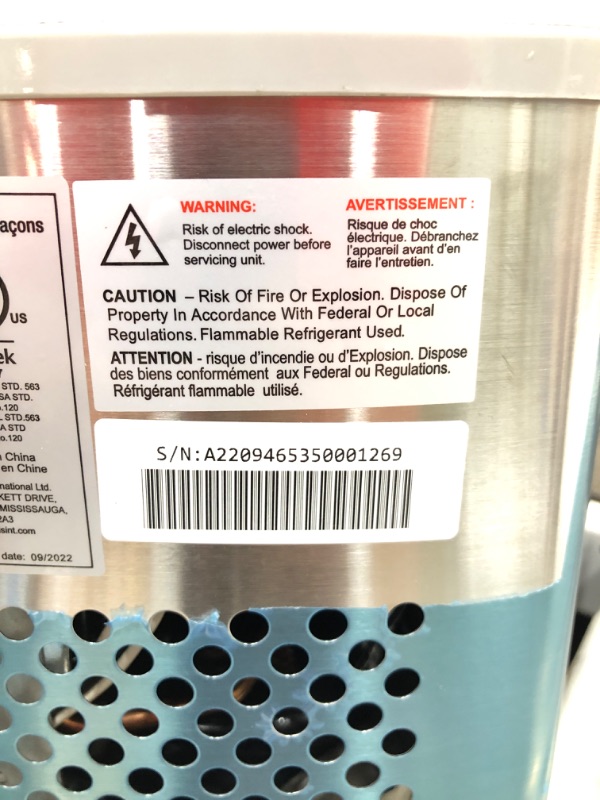 Photo 6 of ***POWERS ON*** Frigidaire EFIC117-SS 26 Pound Ice Maker, 26 lbs per day, Stainless
