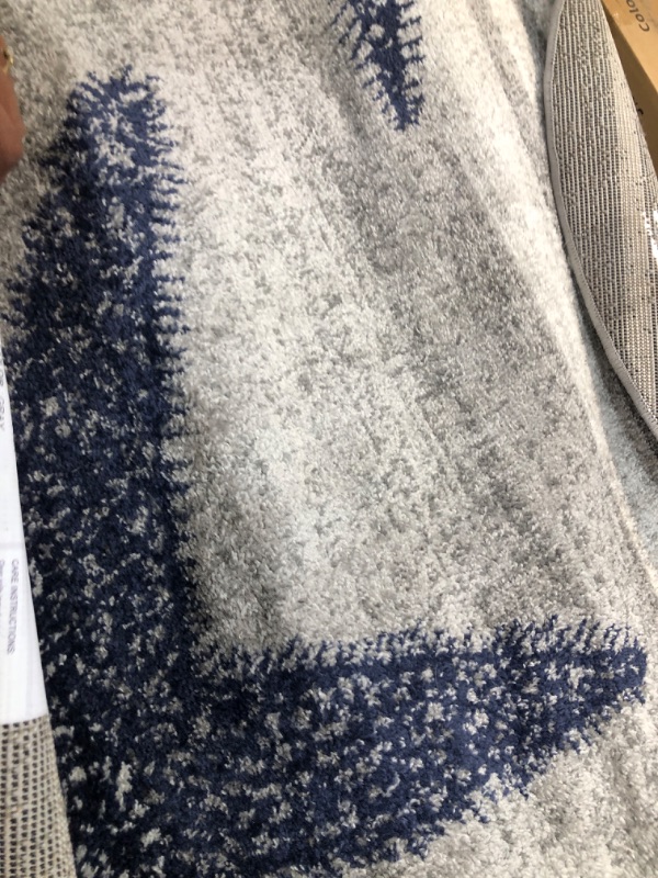 Photo 1 of 4' round grey
