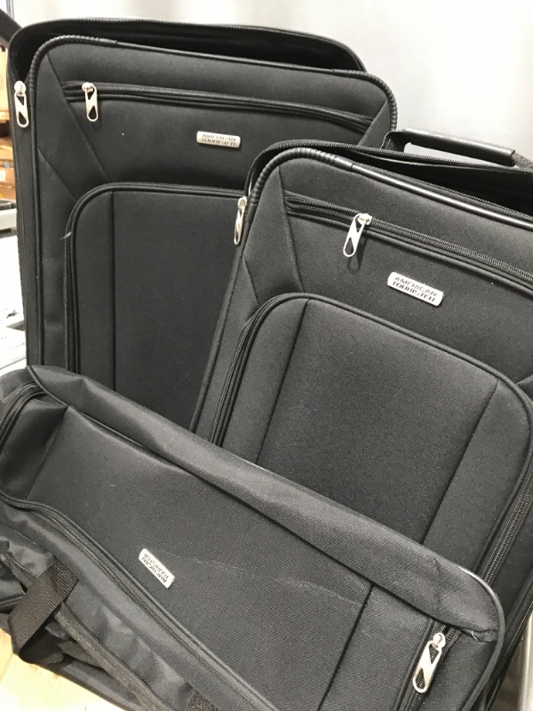 Photo 1 of  3 PIECE LUGGAGESET