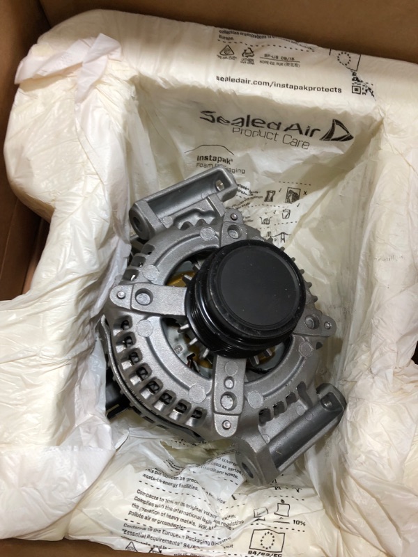 Photo 3 of GM Genuine Parts 13592809 Alternator