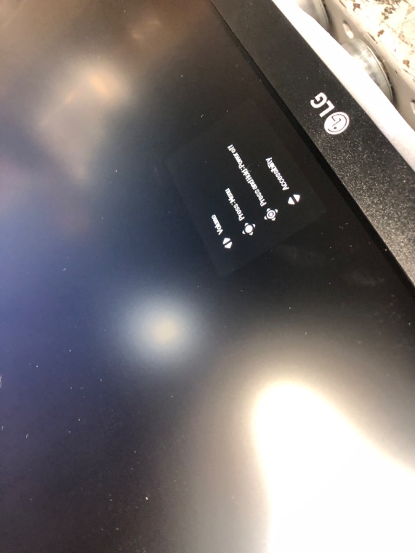 Photo 1 of LG 27UP600-W 27" 4K UHD IPS Monitor, DCI-P3 95%, 5ms (GTG), HDMI, VESA DisplayHDR 400, AMD FreeSync, Black Stabilizer, OnScreen Control, Reader Mode, White