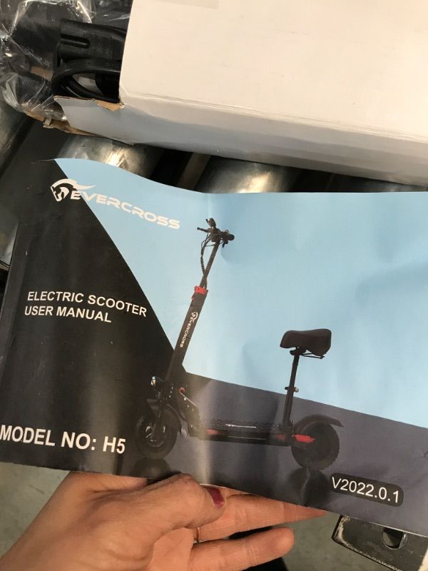 Photo 5 of (PARTS ONLY)EVERCROSS App-Enabled Electric Scooter, Electric Scooter Adults with 800W Motor, Up to 28 MPH & 28 Miles E-Scooter, Electric Scooter with Seat, Folding Offroad Electric Scooter with 10'' Solid Tires
