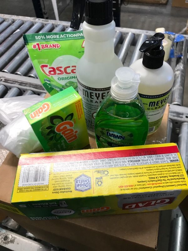 Photo 2 of **BUNDLE HOUSEHOLD CLEANING PACK**
12 assorted items, see photos