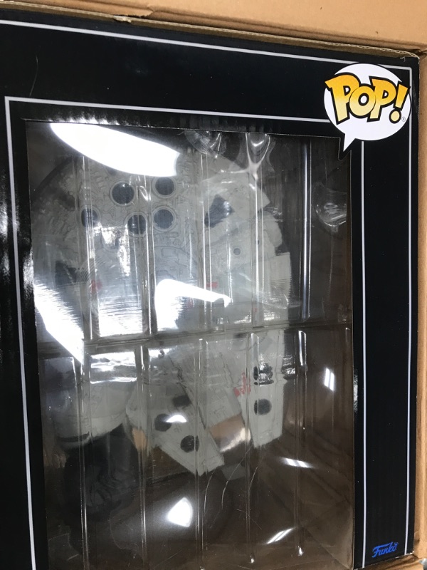 Photo 2 of Funko Pop! Ride Super Deluxe: Star Wars - Lando Calrissian in The Millenium Falcon (Shared Galactic Convention, Amazon Exclusive), Multicolor