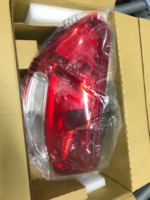 Photo 2 of TYC Left Tail Light Assembly Compatible with 2016-2018 Kia Sorento