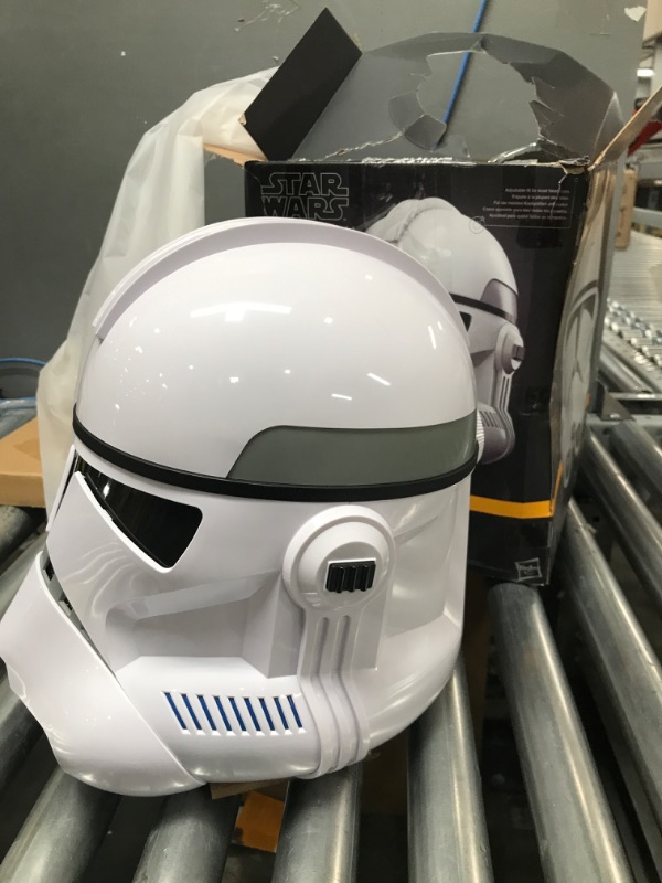 Photo 3 of STAR WARS The Black Series Phase II Clone Trooper Premium Electronic Helmet, The Clone Wars Roleplay Collectible, Kids Ages 14 and Up  (F3911)