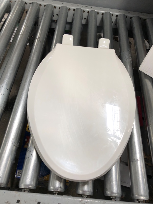 Photo 2 of ***USED***
KOHLER 4636-RL-0 Cachet ReadyLatch Quiet Close Elongated Toilet Seat, White
**MISSING HARDWARE**