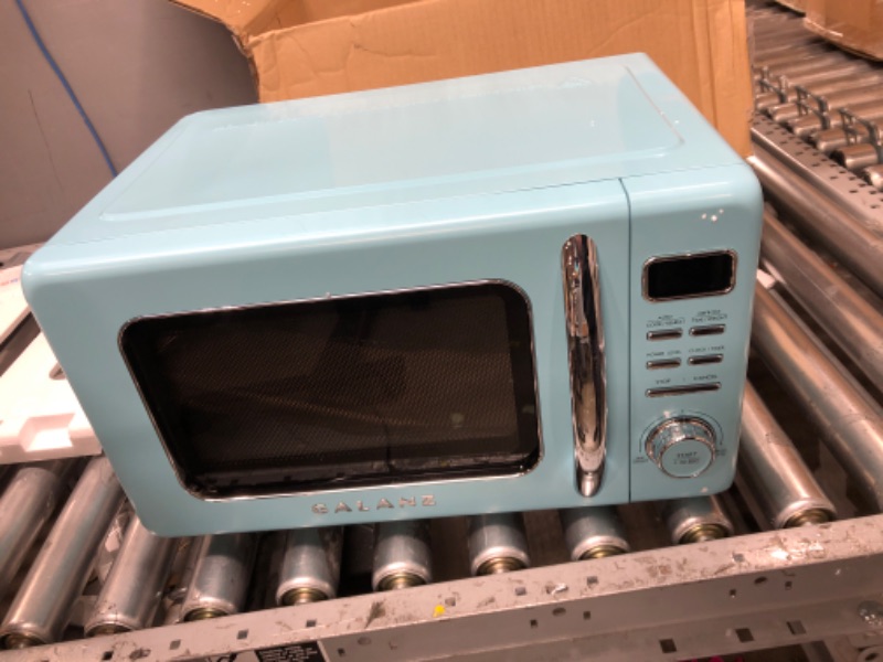 Photo 2 of 0.9 cu. ft. 900-Watt Retro Countertop Microwave in Blue