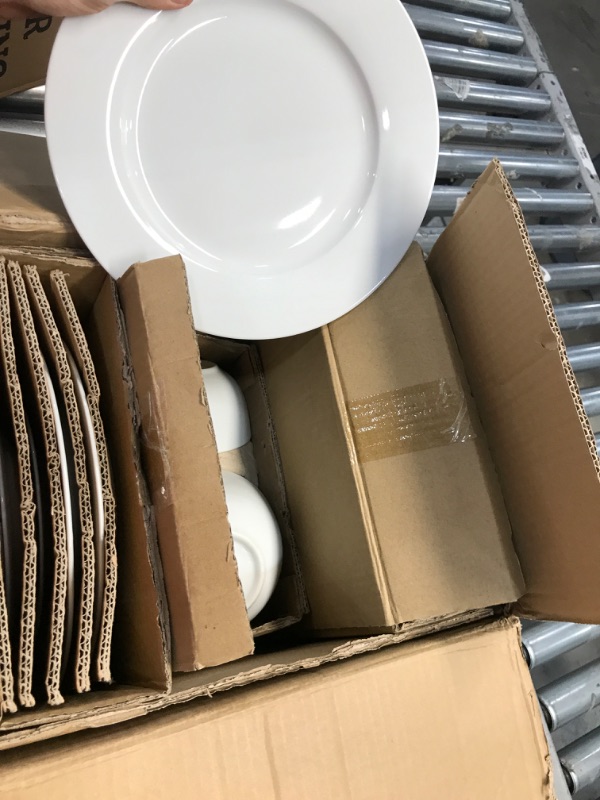 Photo 1 of Amazon Basics 18-Piece Kitchen Dinnerware Set, Plates, Dishes, Bowls, Service for 6 - White
