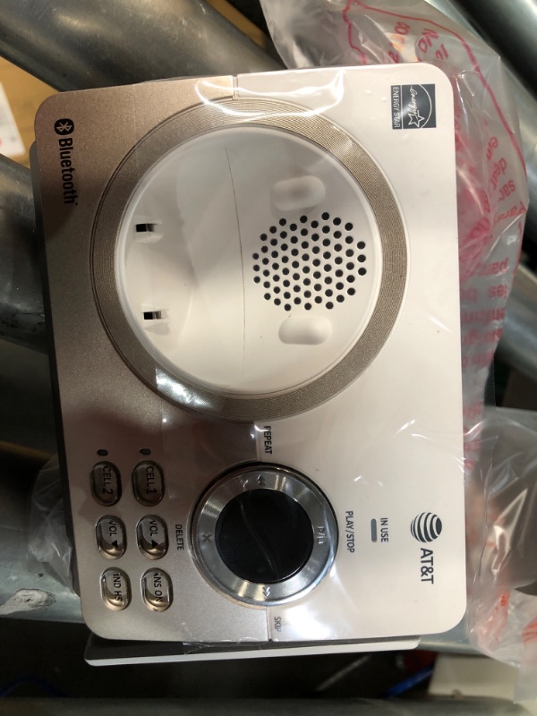 Photo 1 of AT&T Expandable Cordless Phone System Answering Machine 3 Handsets Bluetooth Dl72319