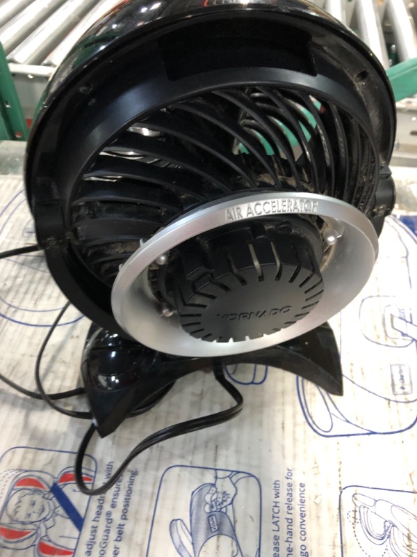 Photo 3 of **PARTS ONLY**Vornado 660 Large Whole Room Air Circulator Fan with 4 Speeds and 90-Degree Tilt, 660-Large, Black Black 660 - Large Fan