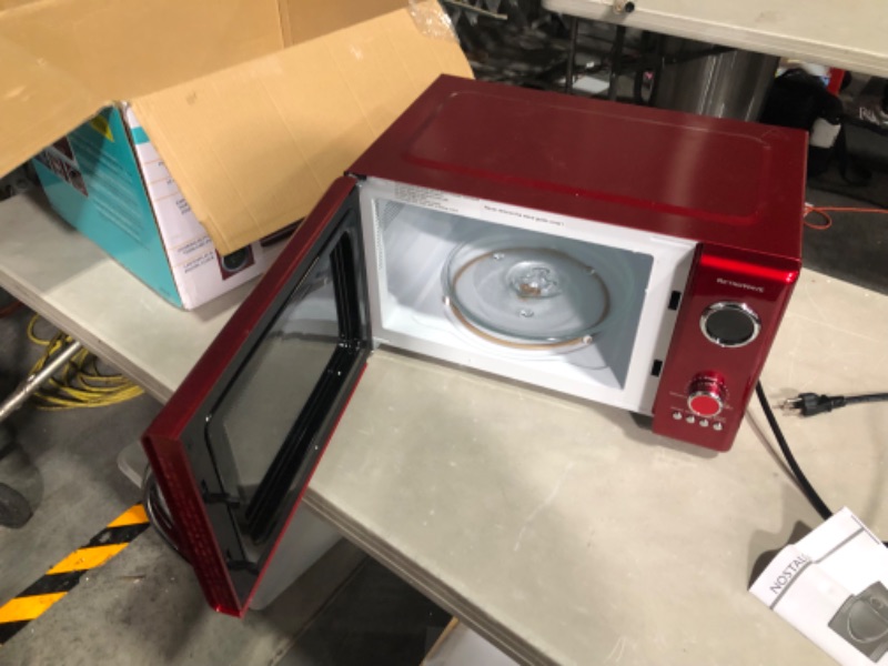 Photo 6 of ***NONFUNCTIONAL - DOES NOT TURN ON WHEN PLUGGED IN***
Nostalgia Retro Countertop Microwave Oven, 0.9 Cu. Ft. 800-Watts