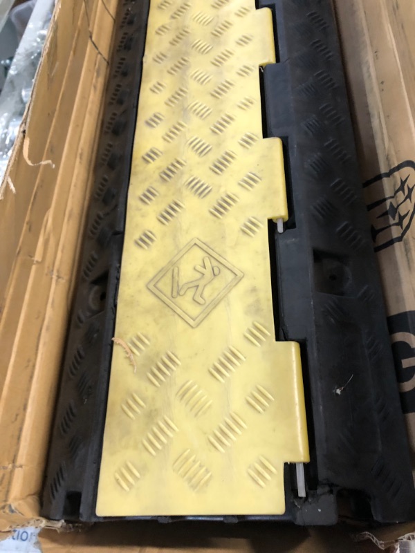 Photo 3 of CXRCY Cable Ramp Channel PVC Rubber Cable Protector,44000lbs Capacity Heavy Duty Speed Bumps Hose Cord Protector Ramps for Wire/Hose/Pipe Hider Driveway &Indoor SINGLE