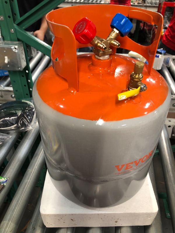 Photo 2 of VEVOR 50lb Refrigerant Recovery Tank - Reusable Recovery Tank HVAC with 2 Pcs ¼ to ½ 