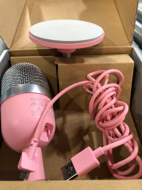 Photo 4 of Razer Seiren Mini USB Streaming Microphone + Kiyo Pro Streaming Webcam Bundle: Quartz Pink Quartz Pink Seiren Mini + Kiyo Pro