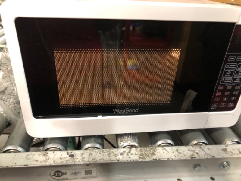 Photo 2 of **PARTS ONLY** West Bend WBMW71W Microwave Oven 700-Watts Compact with 6 Pre Cooking Settings, White