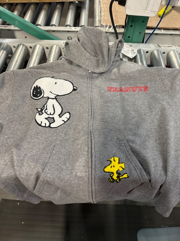 Photo 1 of gray vintage snoopy/peanuts zip up hoodie size: XXL