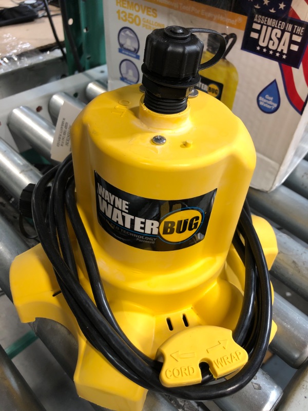 Photo 2 of * used item *
0.16 hp. WaterBUG Submersible Utility Pump with Multi-Flo Technology