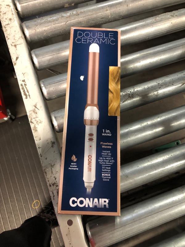 Photo 4 of * USED *  
Conair Double Ceramic 1-inch Curling Wand, Straight wand produces flawless waves White/Rose Gold 1-inch