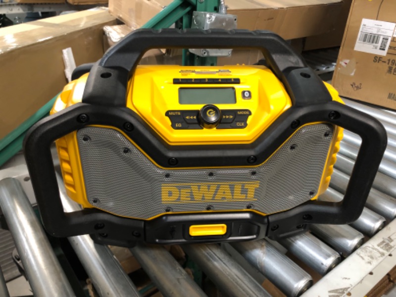 Photo 3 of *NO BATTERY*
DEWALT 20V MAX* Portable Radio Bluetooth (DCR025) & 20V MAX Battery, Premium 4.0Ah (DCB204) w/ 20V MAX Battery