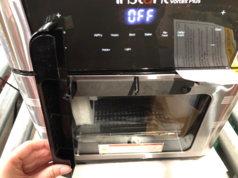 Photo 5 of **USED** Instant Vortex Plus Air Fryer Oven 7 in 1 with Rotisserie, with 6-Piece Pyrex Littles Cookware