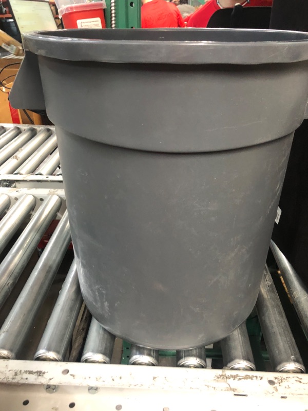 Photo 2 of **USED/DIRTY**
Winco PTC-10G Round Trash Can, 10 Gallon, Gray 10 Gallon Gray