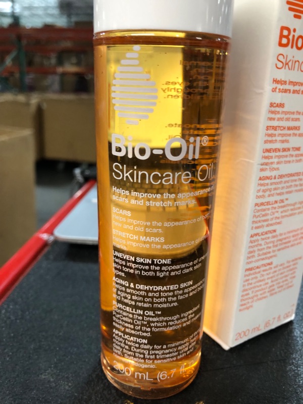 Photo 3 of Bio-Oil Skincare Oil For Scars and Stretchmarks, Serum Hydrates Skin, Reduce Appearance Of Scars - 4.2 fl oz