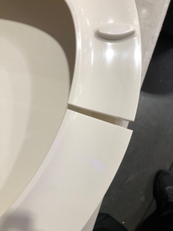 Photo 4 of ***MAJOR DAMAGE - SEE PICTURES***
Elongated Toilet Seat , Quick-Release Hinges, (18.5”) White Elongated