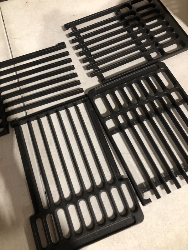 Photo 3 of * broken * sold for parts/repair * see images *
Char-Broil Universal Cast Iron Grate