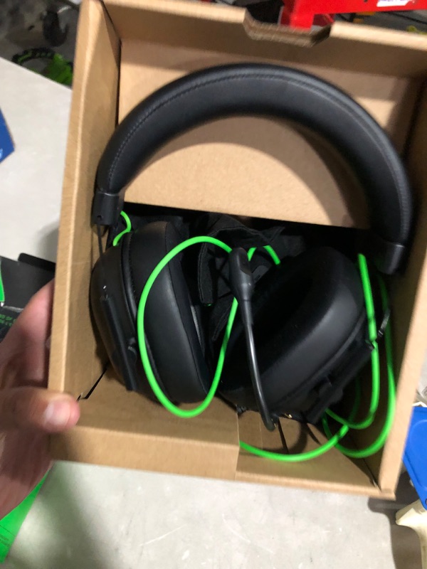 Photo 5 of (USED) Razer BlackShark V2 X Gaming Headset: 7.1 Surround Sound - 50mm Drivers - Memory Foam Cushion - for PC, PS4, PS5, Switch, Xbox One, Xbox Series X|S, Mobile - 3.5mm Audio Jack - Classic Black