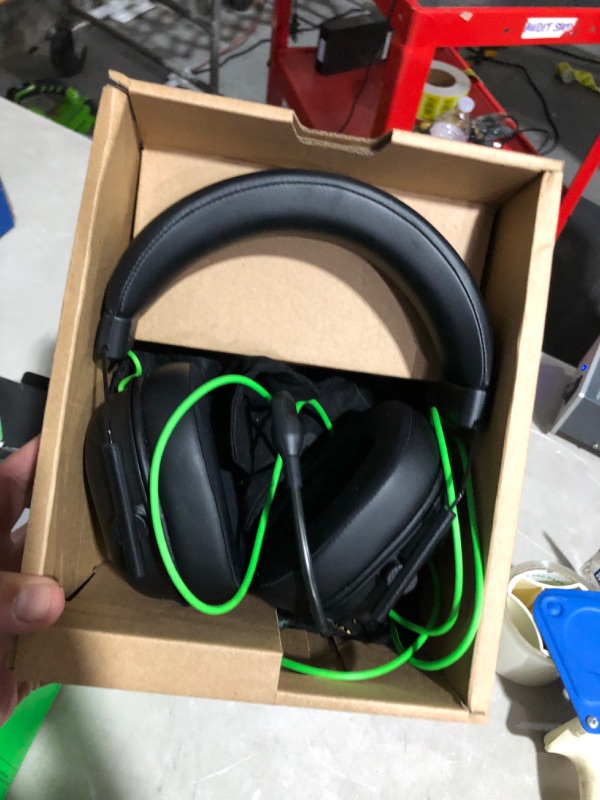 Photo 3 of (USED) Razer BlackShark V2 X Gaming Headset: 7.1 Surround Sound - 50mm Drivers - Memory Foam Cushion - for PC, PS4, PS5, Switch, Xbox One, Xbox Series X|S, Mobile - 3.5mm Audio Jack - Classic Black