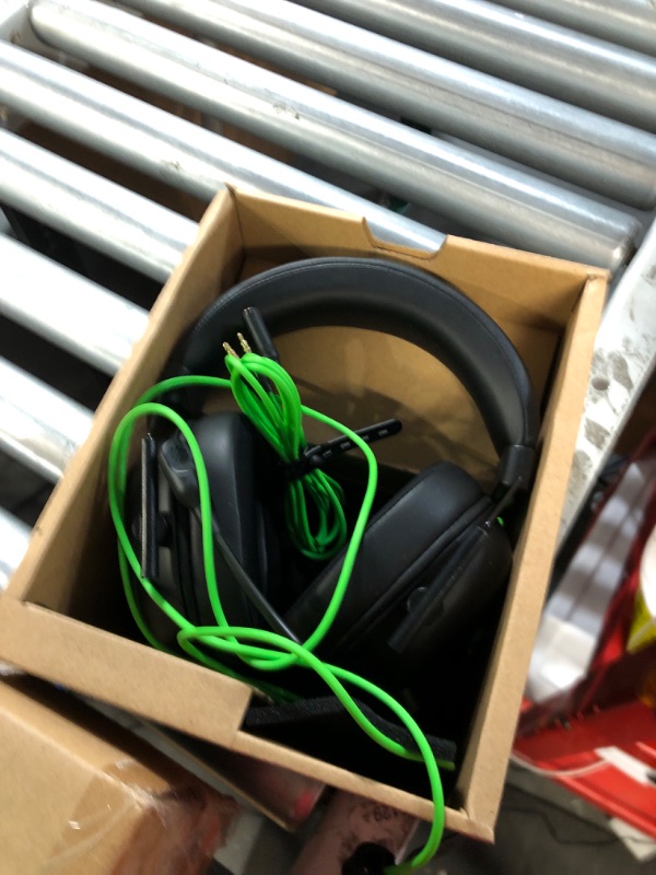 Photo 2 of (USED) Razer BlackShark V2 X Gaming Headset: 7.1 Surround Sound - 50mm Drivers - Memory Foam Cushion - for PC, PS4, PS5, Switch, Xbox One, Xbox Series X|S, Mobile - 3.5mm Audio Jack - Classic Black