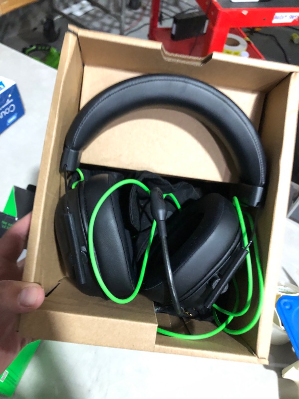 Photo 4 of (USED) Razer BlackShark V2 X Gaming Headset: 7.1 Surround Sound - 50mm Drivers - Memory Foam Cushion - for PC, PS4, PS5, Switch, Xbox One, Xbox Series X|S, Mobile - 3.5mm Audio Jack - Classic Black