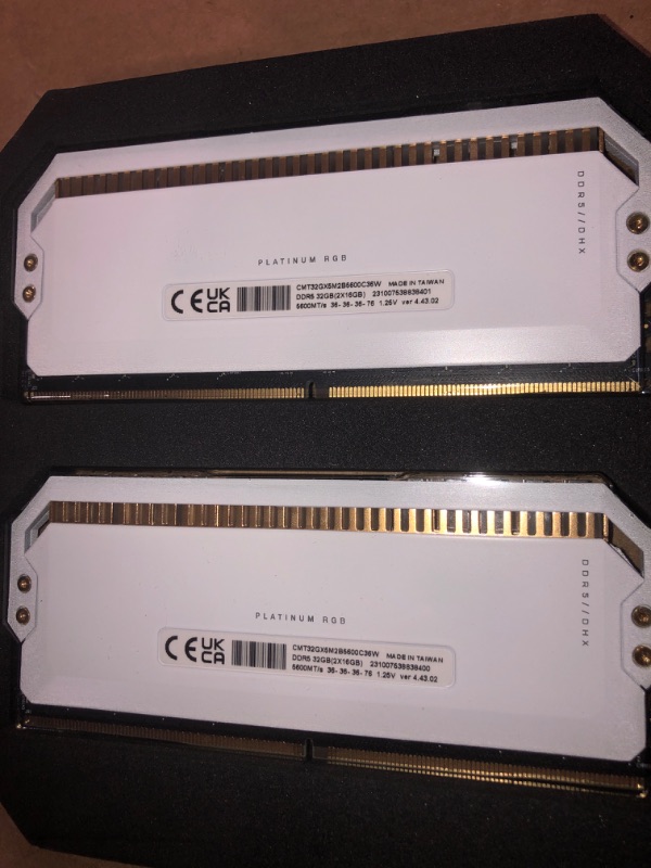 Photo 5 of Corsair DOMINATOR PLATINUM RGB DDR5 32GB (2x16GB) 5600MHz C36 Intel Optimized Desktop Memory (White)