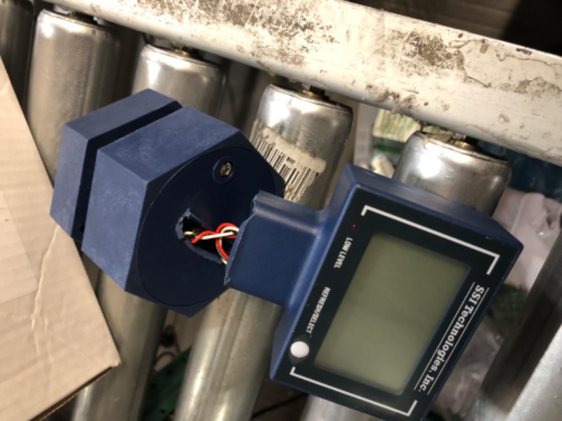 Photo 3 of *DAMAGED* SSI TECHNOLOGIES DFT-110 Ultrasonic Digital Drum Level Gauge, 2" and 3/4"