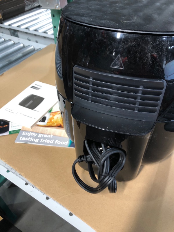 Photo 4 of **LOGO HAS BEEN SHARPIED ON FRONT** Philips Premium Airfryer XXL with Fat Removal Technology, 3lb/7qt, Black, HD9650/96