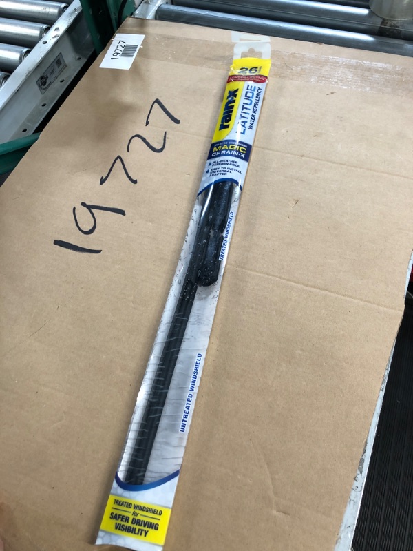 Photo 1 of Rain-X 5079281-2 Latitude 2-In-1 Water Repellent Wiper Blades, 26 Inch Windshield Wipers (Pack Of 1)