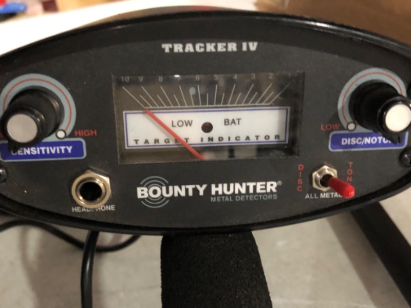 Photo 2 of **MISSING HARDWARE **
Bounty Hunter TK4 Tracker IV Metal Detector with 8-inch Waterproof Coil

