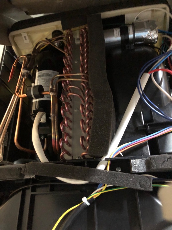 Photo 1 of **NON- REFUNDABLE PARTS ONLY DOES NOT FUNCTION**
Whynter ARC-14S 14,000 BTU Dual Hose Portable Air Conditioner with Dehumidifier and Fan - AC Unit Only