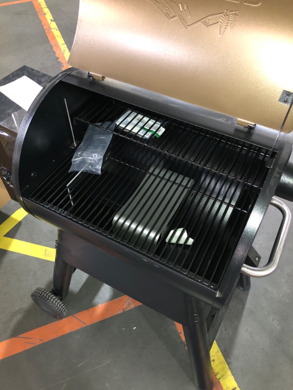 Photo 4 of (READ FULL POST) Traeger Grills Pro Series 780 Wood Pellet Grill and Smoker, Bronze, Large Grill Bronze