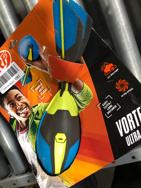 Photo 2 of [READ NOTES]
Nerf Vortex Ultra Grip Football, Designed for Easy Catching, Howling Whistle Sound, Distance-Optimizing Tail, Water-Resistant, All-Weather Play