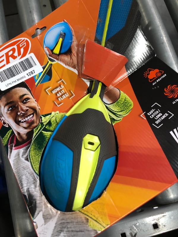 Photo 3 of [READ NOTES]
Nerf Vortex Ultra Grip Football, Designed for Easy Catching, Howling Whistle Sound, Distance-Optimizing Tail, Water-Resistant, All-Weather Play