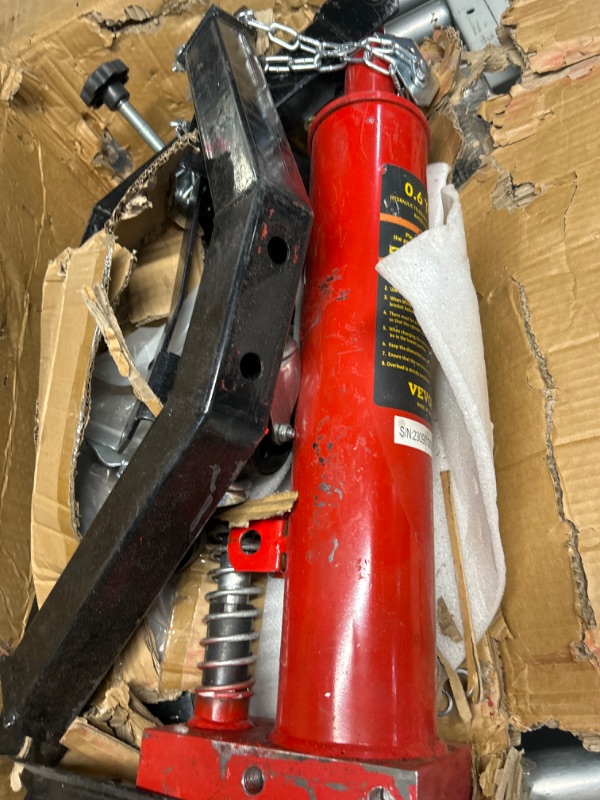 Photo 2 of ***USED - SCRATCHED AND DIRTY - SEE PICTURES - LIKELY MISSING PARTS - UNABLE TO VERIFY FUNCTIONALITY***
VEVOR Transmission Jack, 1322 LBS .6 TON Hydraulic Telescopic Jack, Floor Jack Stand with Foot Pedal and 360° Swivel Wheel