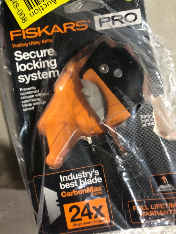 Photo 2 of * no blade included *
Fiskars 770030-1001 Pro, Retractable, Box Cutter, for Crafts, Work Gear, Moving, Folding Utility Knife,