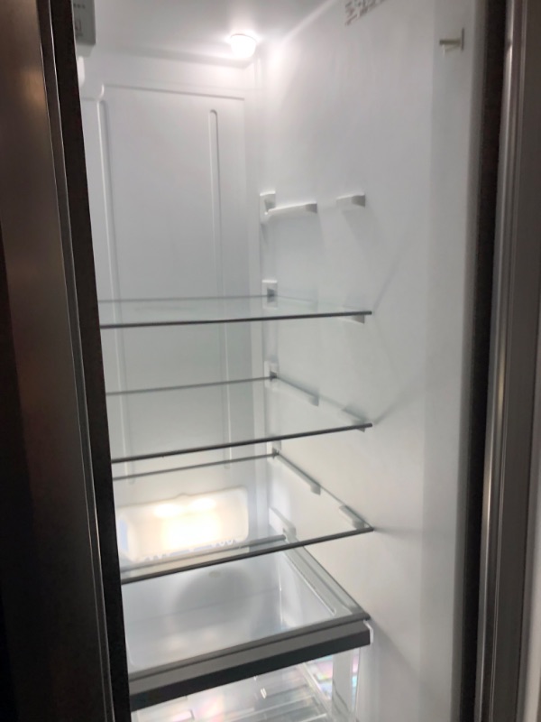 Photo 6 of Whirlpool 24.6-cu ft Side-by-Side Refrigerator with Ice Maker